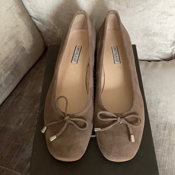 Grünland Shoes - Grünland Taupe Suede Flats - Host Pick!!